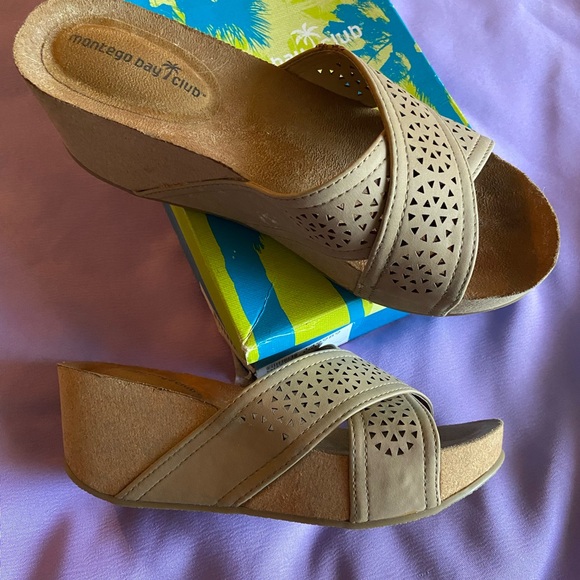 Tan sandals size 8 Montego Bay Club - Picture 2 of 3